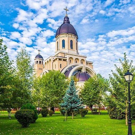 Ultracentral,Parcul Catedralei,Apartament 2 Camere Bacău Esterno foto